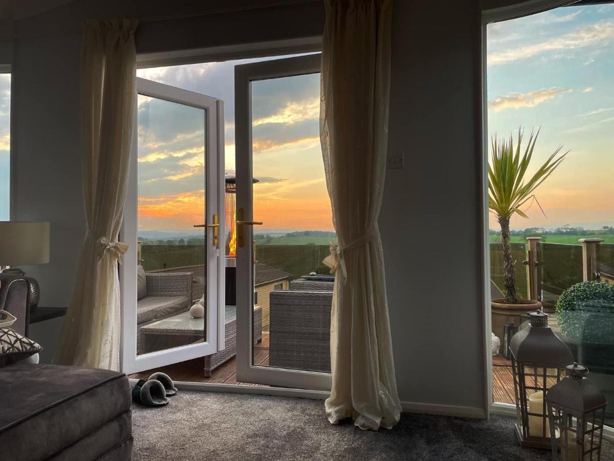 Ribble Valley Lodge Retreat ジスバーン エクステリア 写真